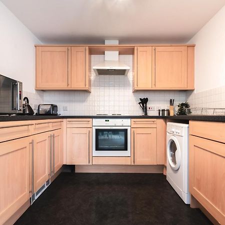 סאות'המפטון Best Price! Large Spacious 2 Bed Apartment - King Size Or Single Beds, Sofabeds, Smart Tvs, Free Parking מראה חיצוני תמונה