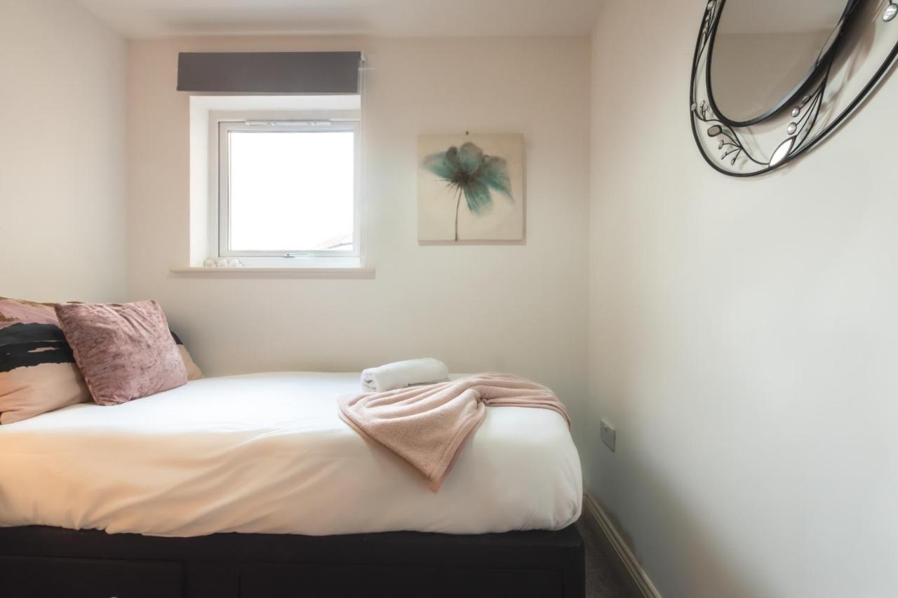 סאות'המפטון Best Price! Large Spacious 2 Bed Apartment - King Size Or Single Beds, Sofabeds, Smart Tvs, Free Parking מראה חיצוני תמונה