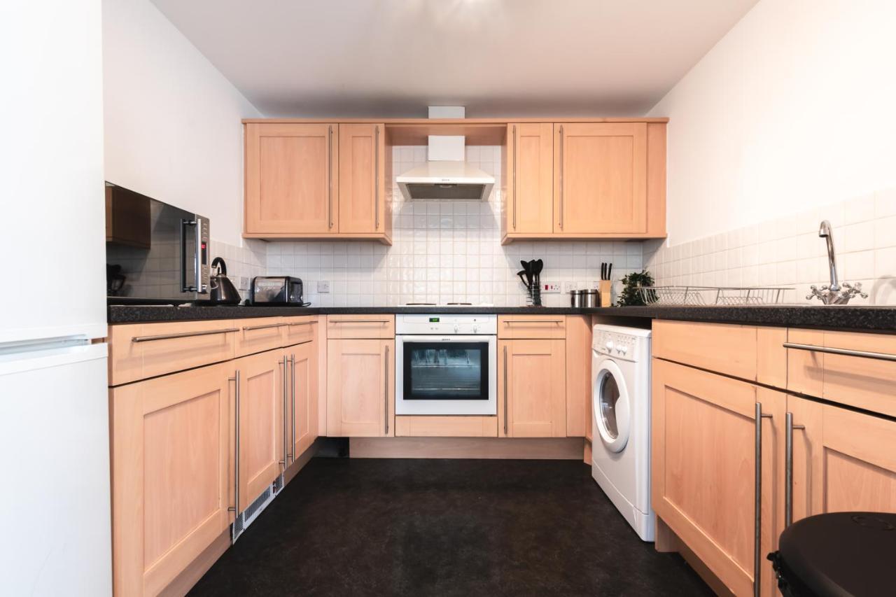 סאות'המפטון Best Price! Large Spacious 2 Bed Apartment - King Size Or Single Beds, Sofabeds, Smart Tvs, Free Parking מראה חיצוני תמונה