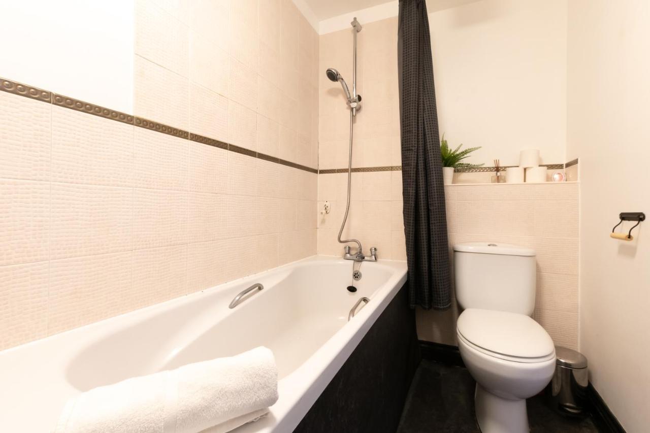 סאות'המפטון Best Price! Large Spacious 2 Bed Apartment - King Size Or Single Beds, Sofabeds, Smart Tvs, Free Parking מראה חיצוני תמונה