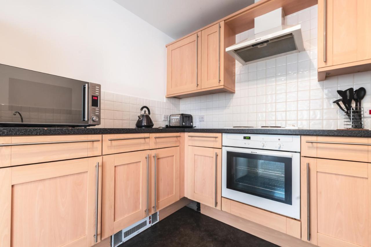 סאות'המפטון Best Price! Large Spacious 2 Bed Apartment - King Size Or Single Beds, Sofabeds, Smart Tvs, Free Parking מראה חיצוני תמונה